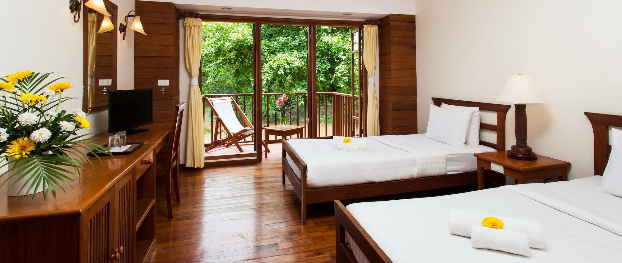 Riverhouse-The Teak House Mae Sariang Exteriör bild