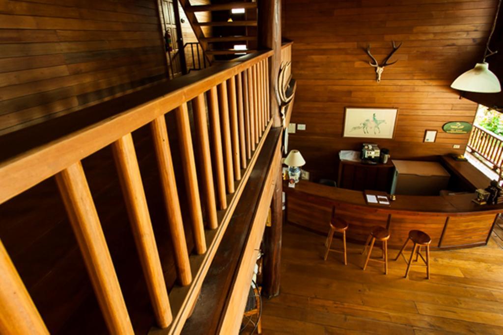 Riverhouse-The Teak House Mae Sariang Exteriör bild