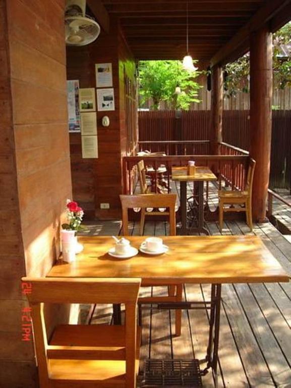 Riverhouse-The Teak House Mae Sariang Exteriör bild