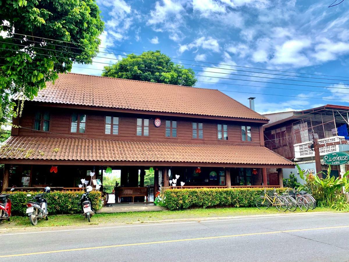 Riverhouse-The Teak House Mae Sariang Exteriör bild